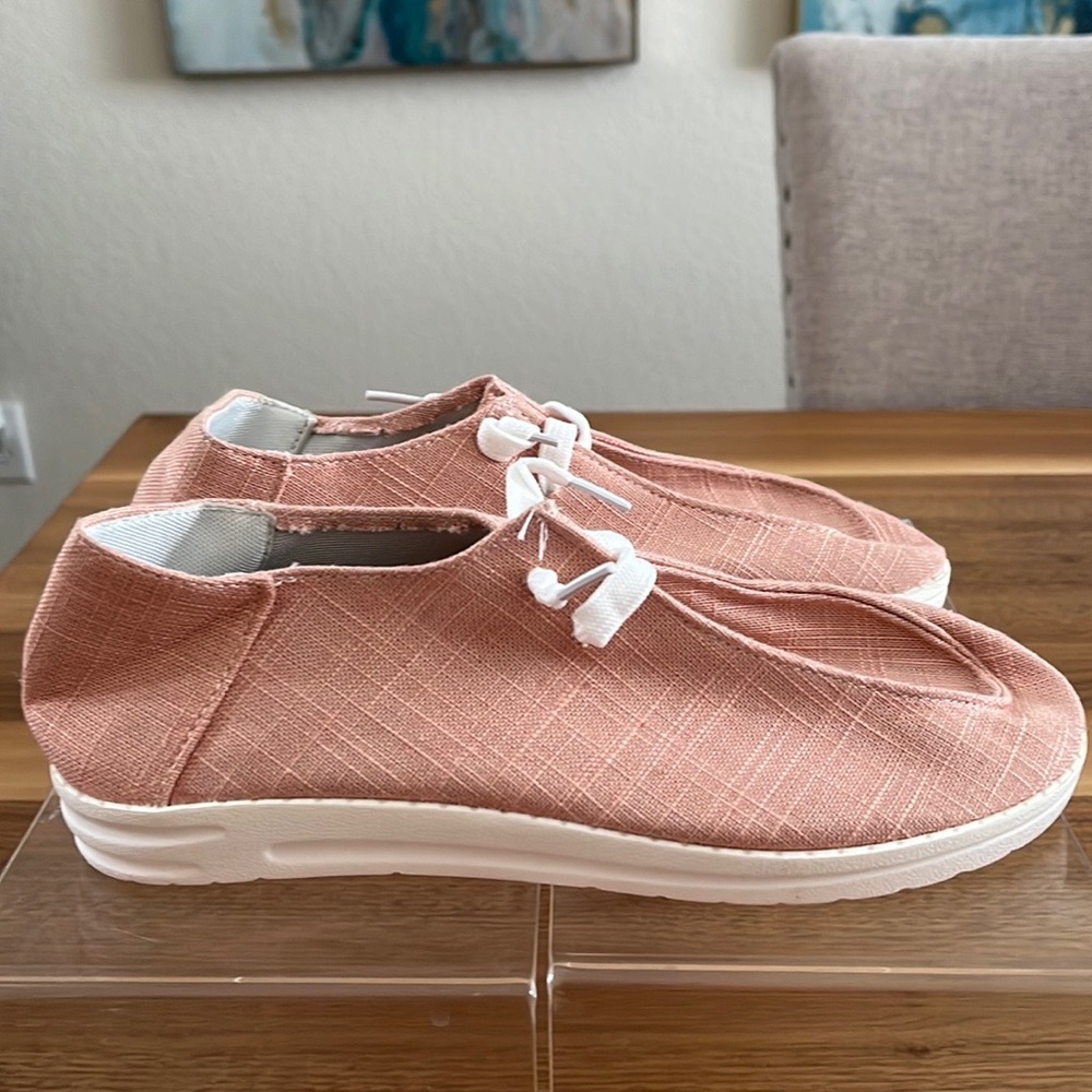 NWOB Like Hey Dude shoes but doesn’t say Hey Dude.